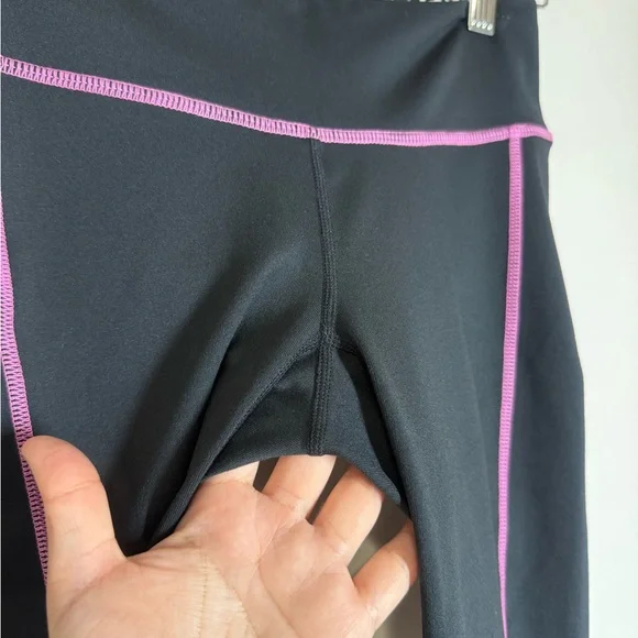 Lilly Pulitzer Women's UPF 50+ Weekender Leggings - Picture 8 of 8